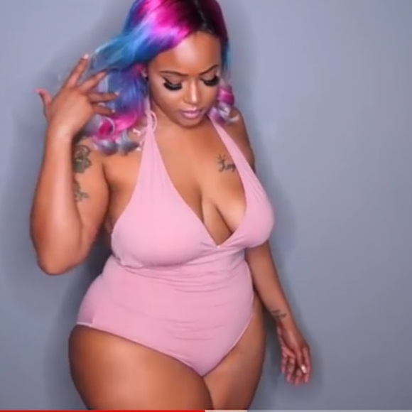 Plus size swim suit - Picture 3 of 3